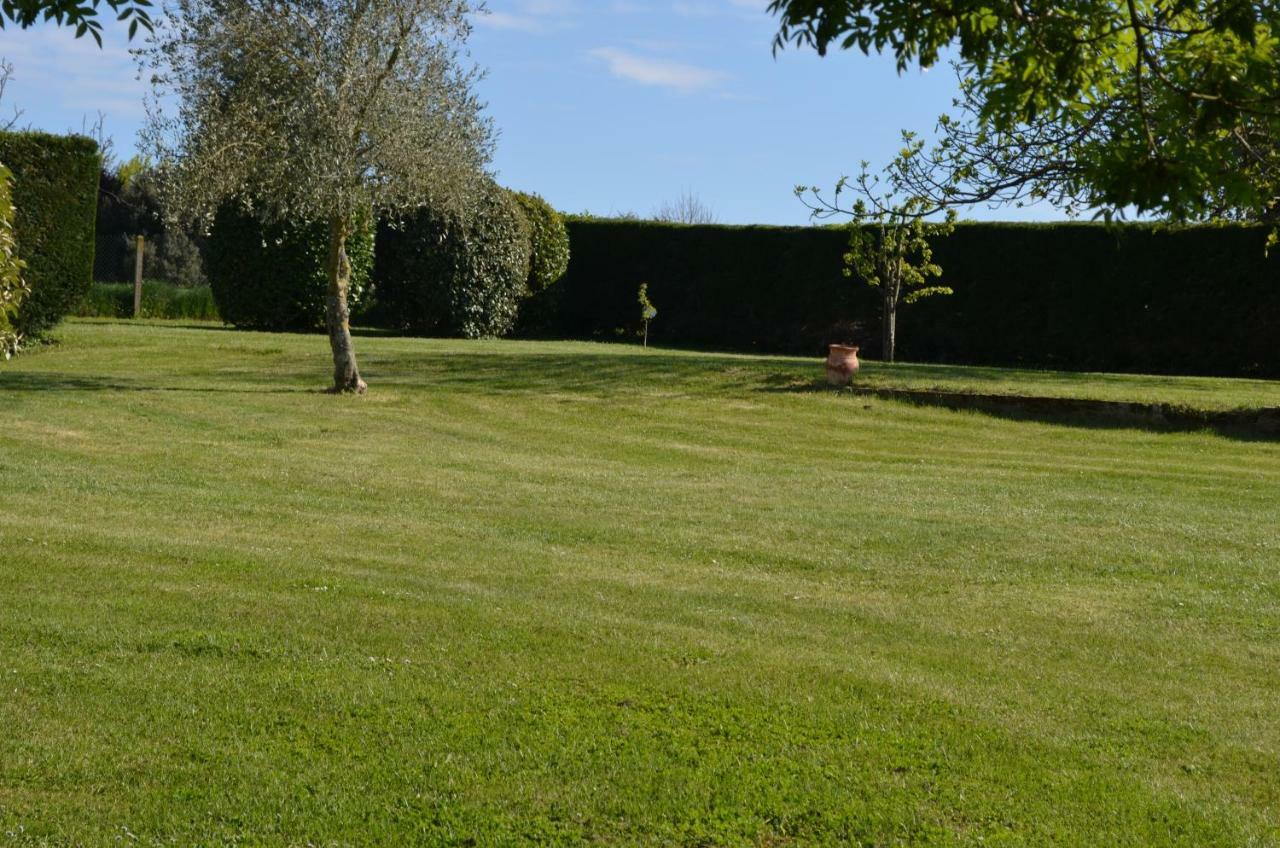 Logis De Chenac - Chambres Et Table D'Hotes Chenac Saint Seurin d'Uzet Eksteriør bilde